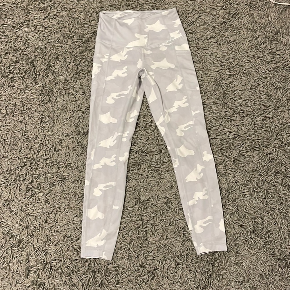 Yogalicious Lux grey and white camo leggings size xs